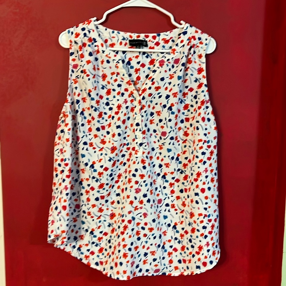 Sleeveless Flowered Tank